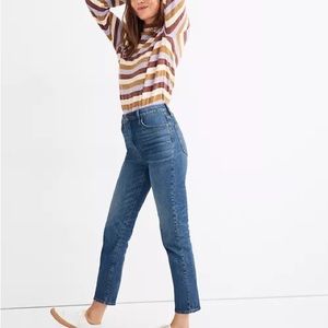 Petite Classic Straight Jeans in Coldbrook Wash